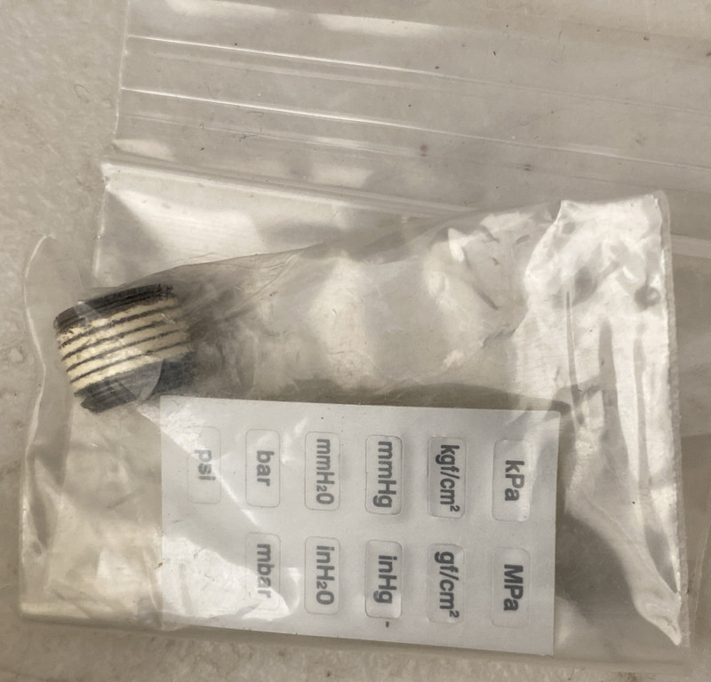 Lot of 2 Keyence AP-C31KP Pressure Sensor New in Box and Open Box gallery