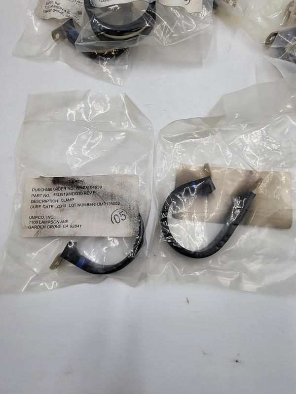 UMPCO WDG30 Snug-Fit Vibration-Damping Loop Clamp 1-7/8" ID *NEW*