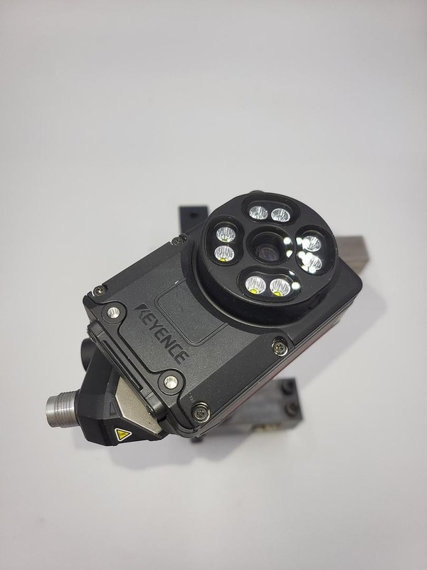 Keyence IV3 500MA Smart Vision Camera mounted on arm