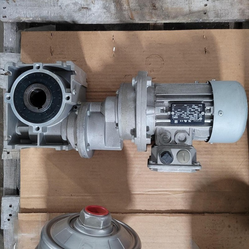 NORD motor & gear box mtr: 63s/4cus 230/460 3 PH 1700 RPM 56C frame IP55